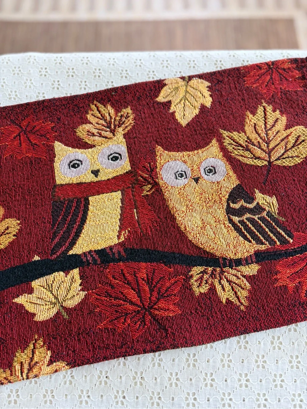 2 Autumn/Fall Owl Tapestry Placemats Leaves Kitchen Linens